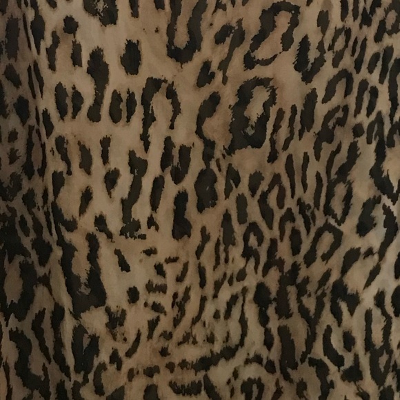 Bongo Lightweight Cheetah Sleeveless Top - Picture 4 of 5